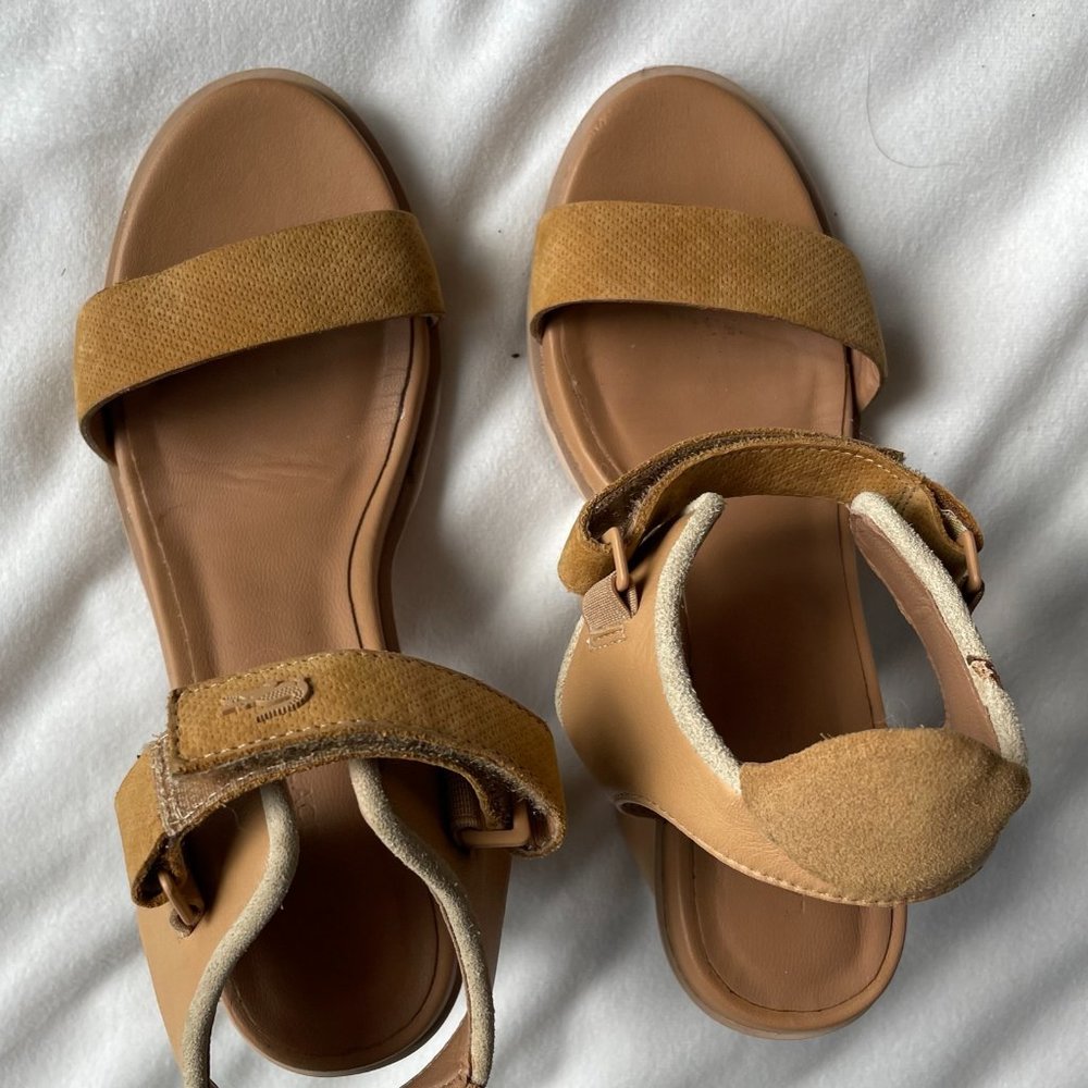 AUTHENTIC LACOSTE-Lowelle Heel